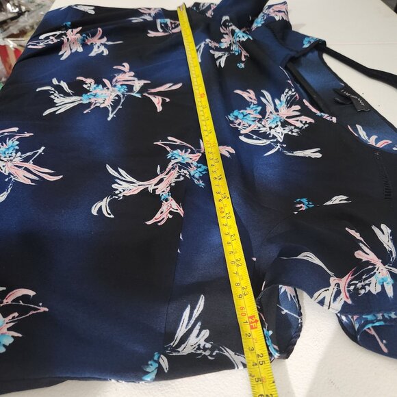 Lane Bryant Womens Navy Floral Short Sleeve Blouse Size 18 Polyester Lightweight - Picture 10 of 16